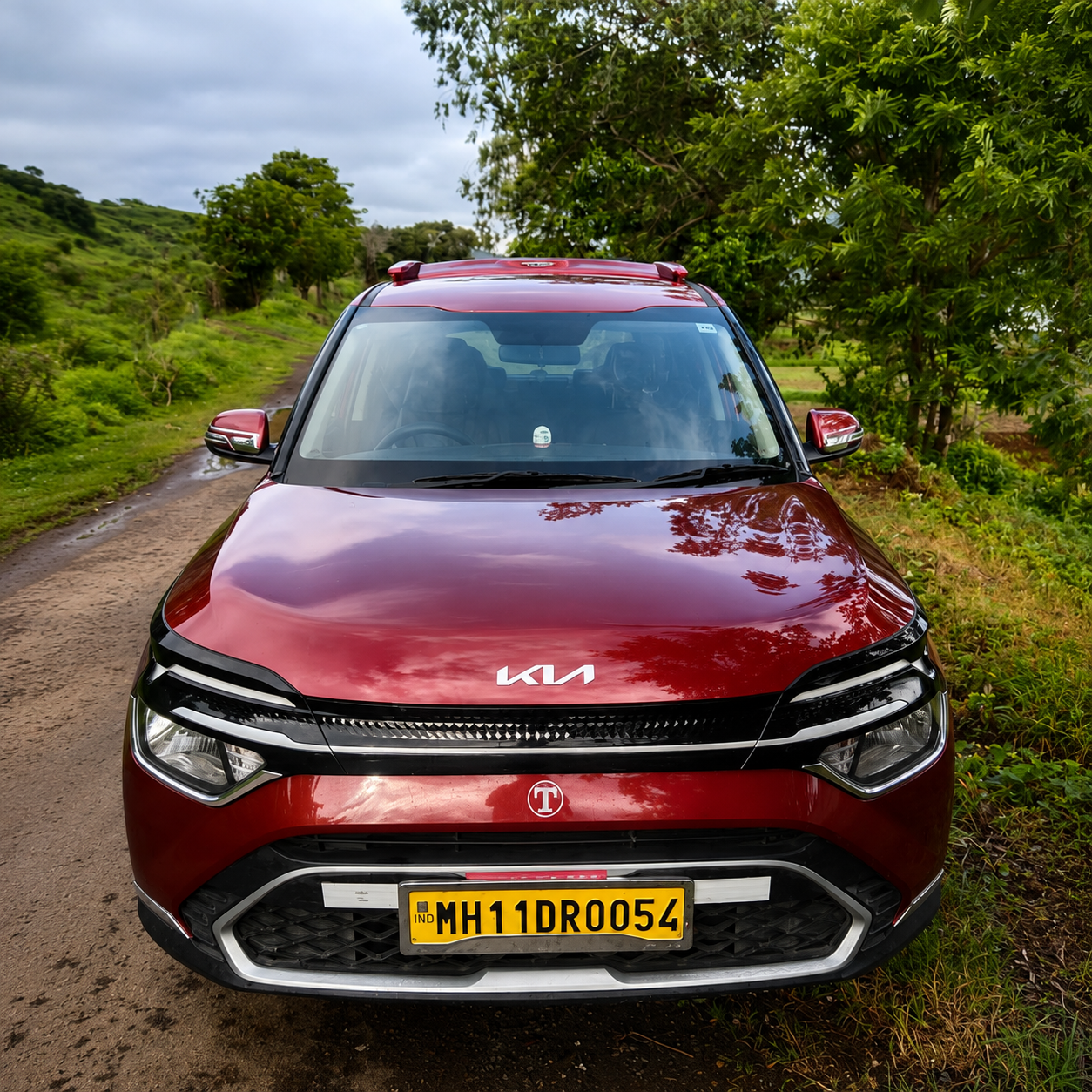Honda Amaze sedan car rental in Mahabaleshwar with driver