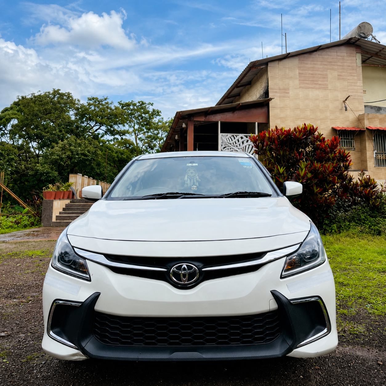 Toyota Glanza 5-seater premium taxi rental in Mahabaleshwar